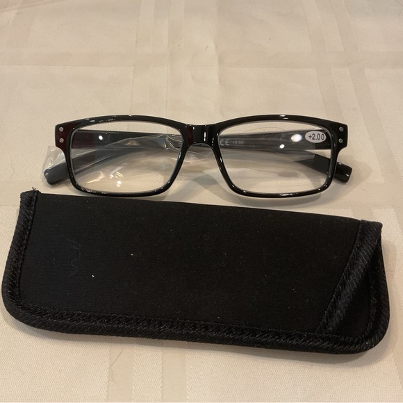 NWT black readers 2.0 with case - Picture 1 of 4